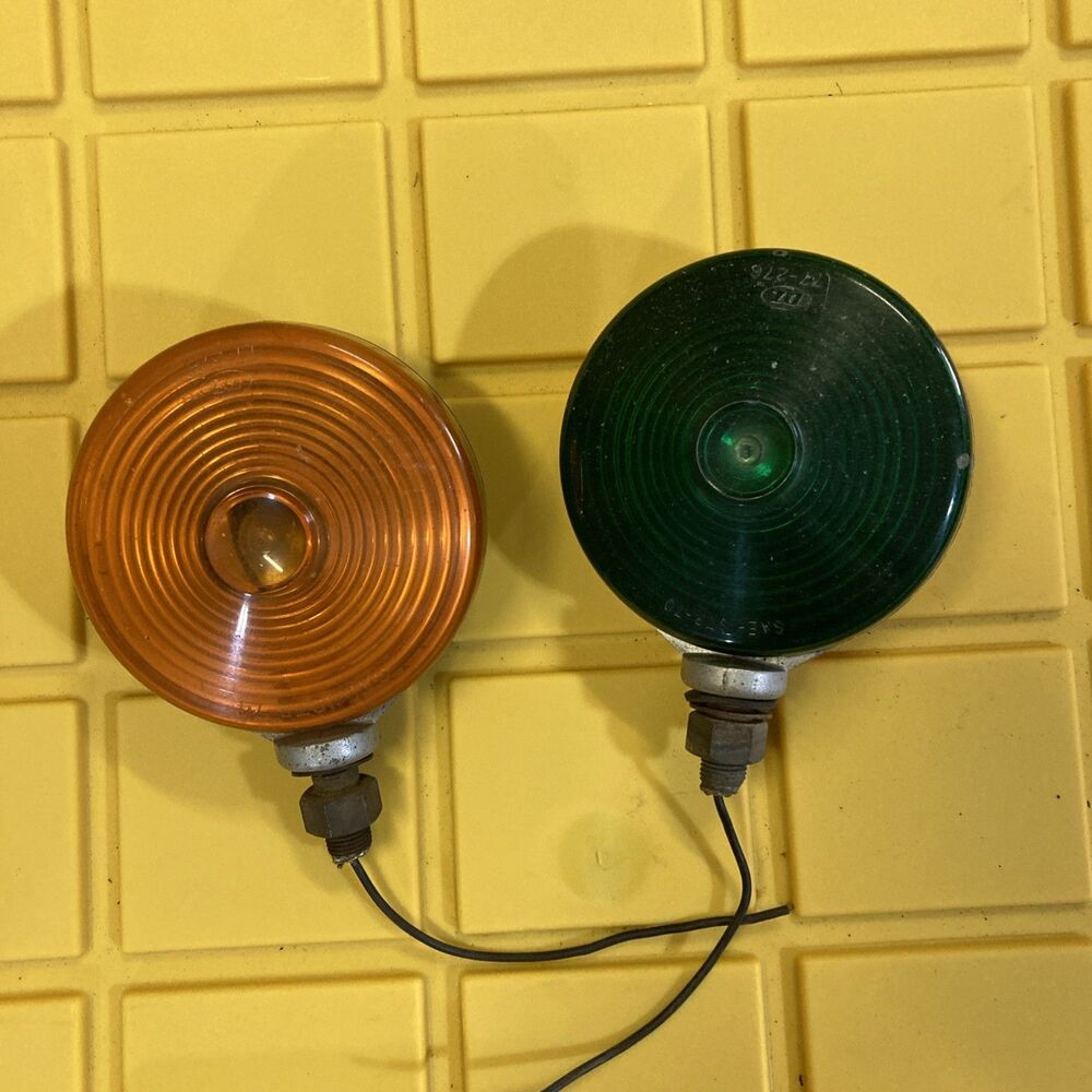 Vintage Set Dietz 275 Double Pedestal Light Assembly SAE-ISTP-70 DZ 77-276